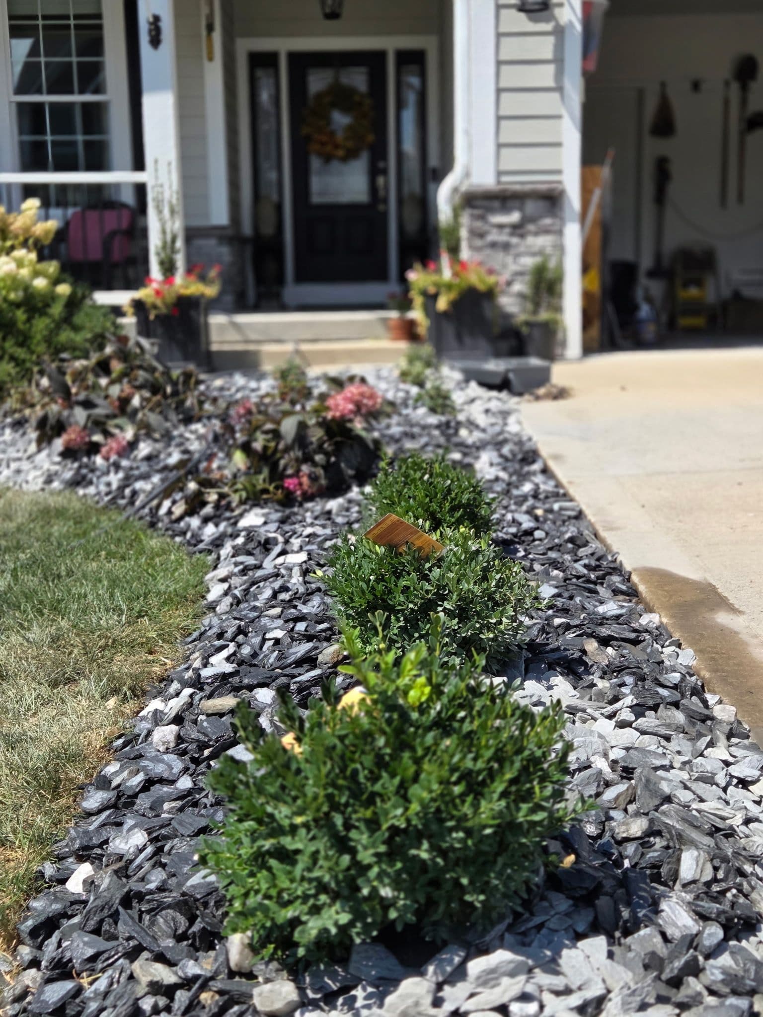 Revitalize Your Home's Entrance with Stunning Landscape image