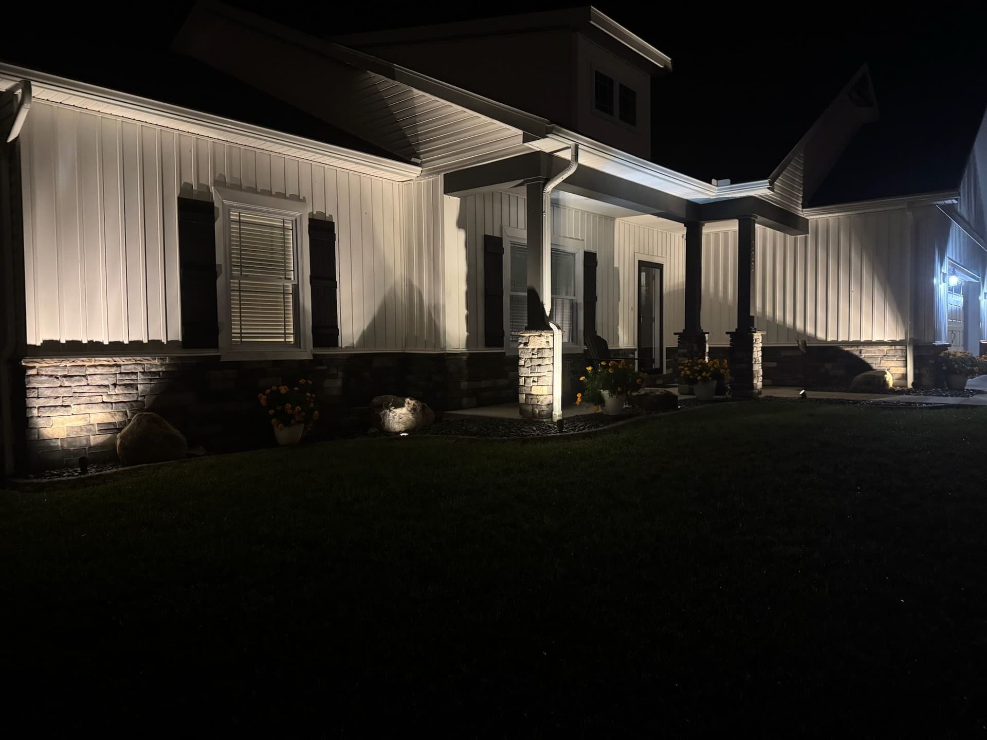 Charming Bridgeport Home Lit Up with Expert Lighting image